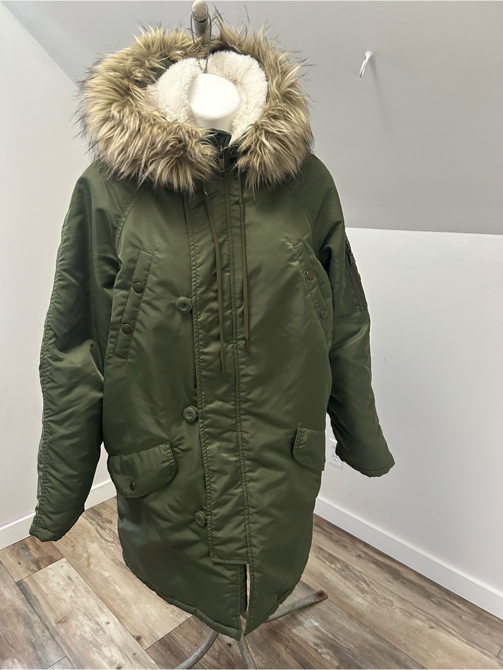 American Eagle Women's Military Olive Green Parka with Faux Fur Hood Large